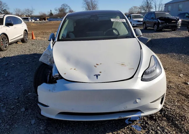 5YJYGDEE5LF047962: 73209205