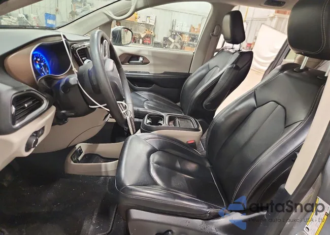 2C4RC1DGXLR257060: 98980535