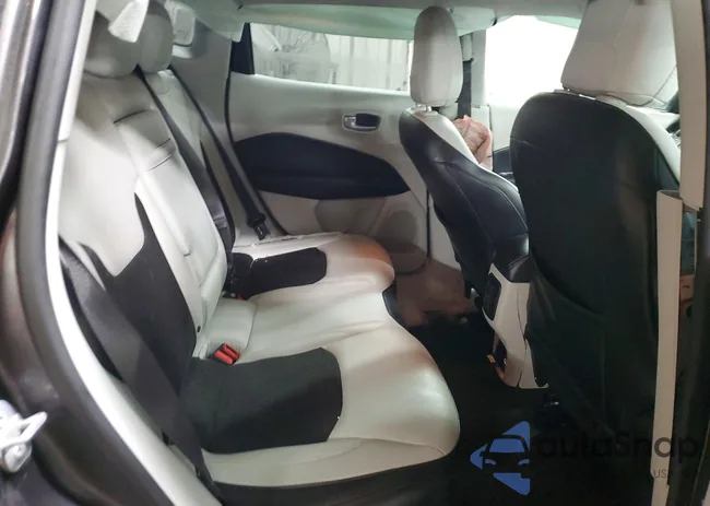 3C4NJDBB5HT660445: 98352985