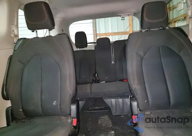 2C4RC1DG1HR521855: 98444915