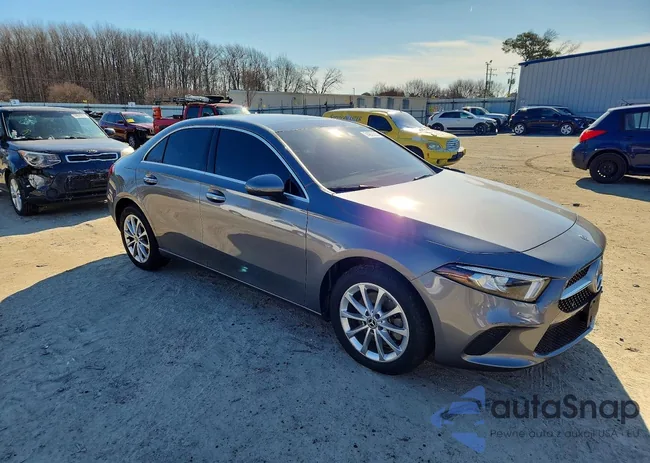 WDD3G4FB8KW025811: 74970035