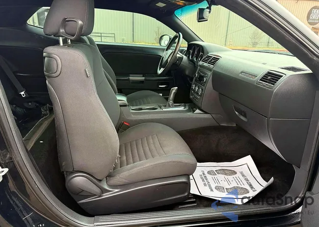 2C3CDYBT2DH682053: 74700395