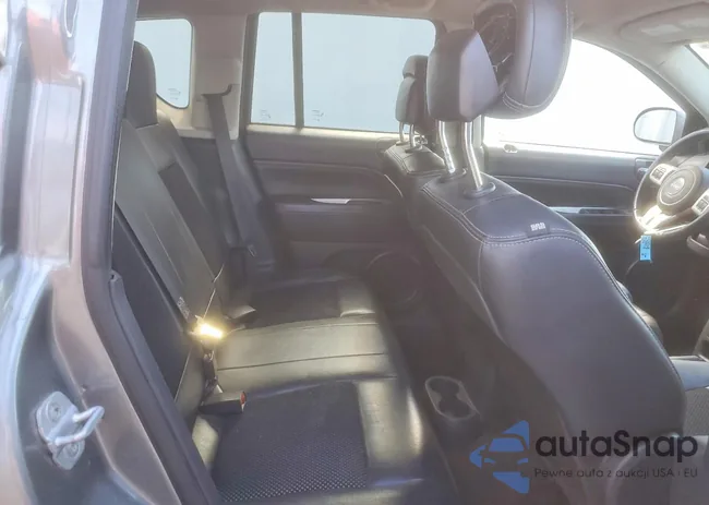 1C4NJCEB5ED559705: 74001615