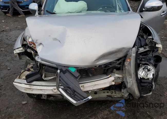 JN8AF5MR2CT108930: 98824375