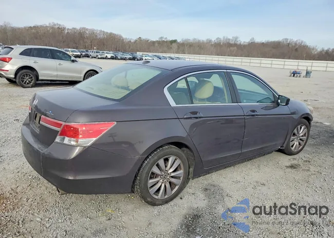 1HGCP2F80BA037761: 72233625