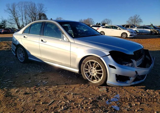 WDDGF4HB0DR272145: 73721885