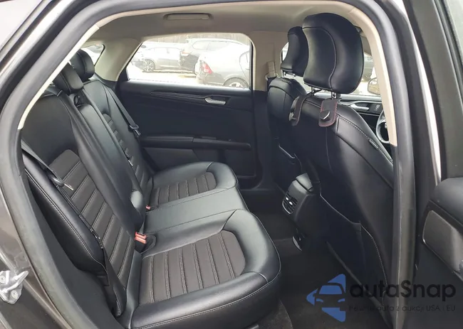 3FA6P0LU5JR276296: 99296305