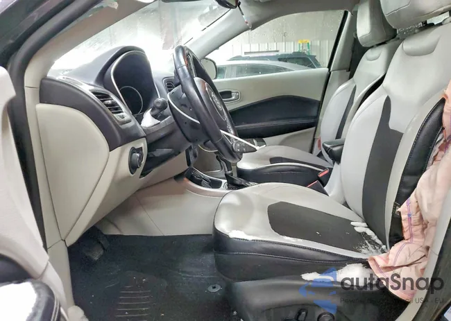 3C4NJDBB5HT660445: 98352985