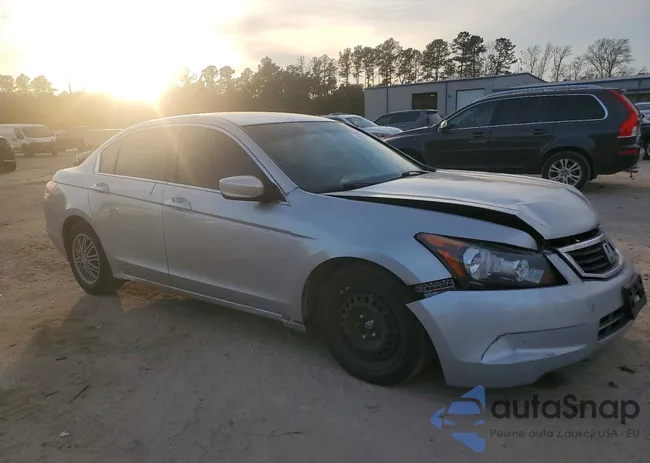 1HGCP2F34CA016305: 72596705