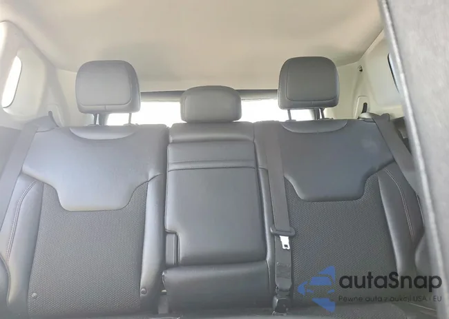 3C4NJDDB0JT467221: 98935625