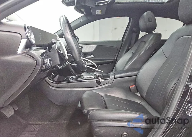 WDD3G4EB5KW026819: 99098775