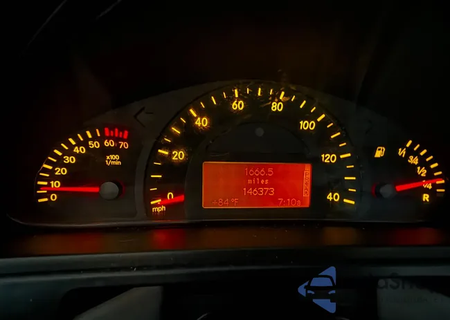 WDCYR49EX3X136883: 45452375