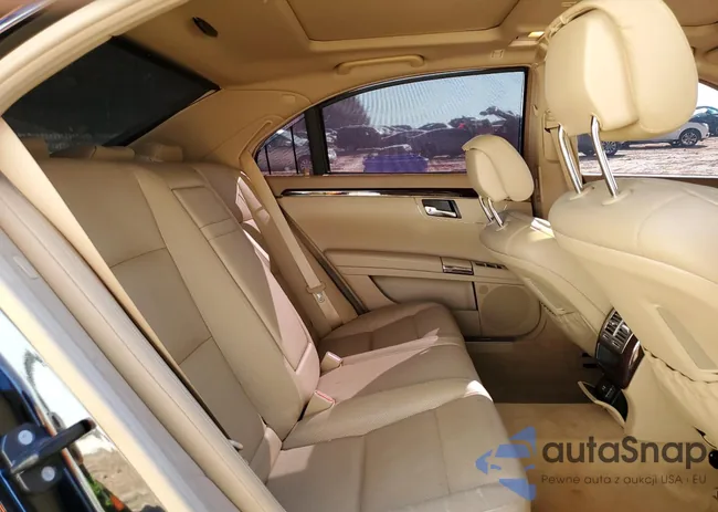 WDDNG7DB2CA426427: 43619315