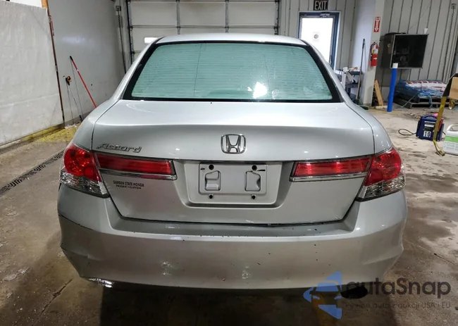 1HGCP2F38CA242895: 44201875