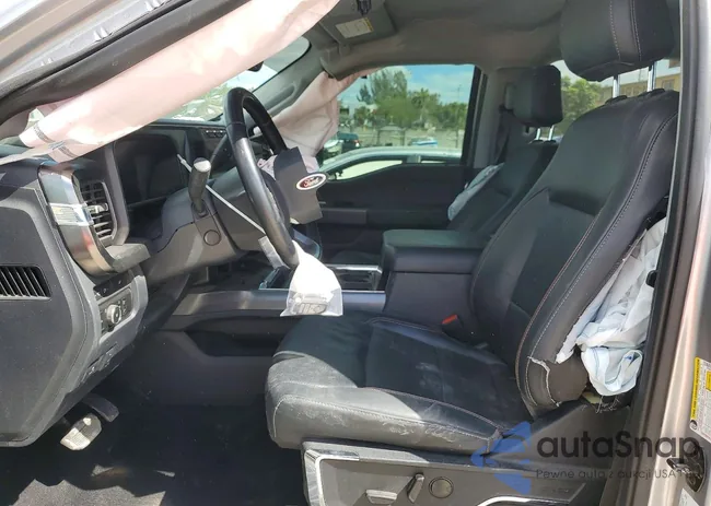 1FT8W2BT4PEE18725: 79205575