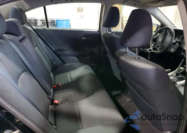 1HGCR2F41GA082657: 78124675