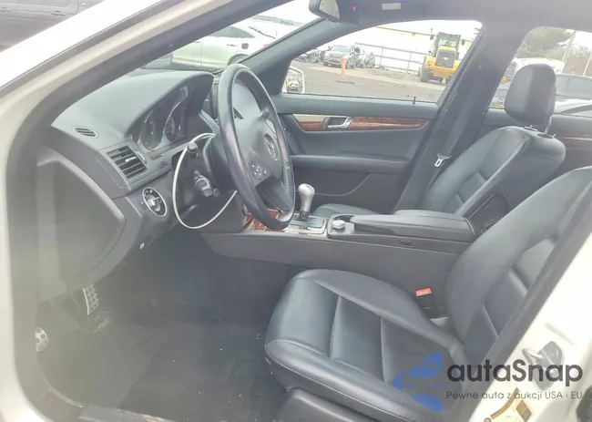 WDDGF8BB7BR163887: 77329085