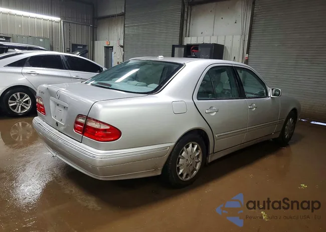 WDBJF65J4YB026106: 75727445