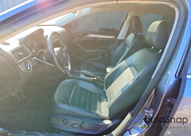 1VWBT7A34FC029636: 76217115