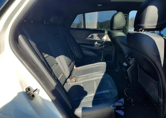 4JGFD6BB8NA744832: 76187645