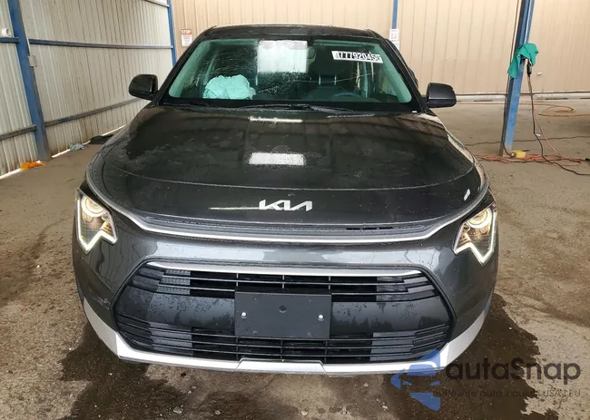 KNDCP3LE8T5334155: 77792045