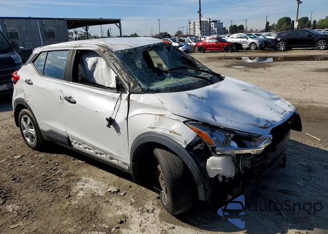 3N1CP5CU2KL496805: 77240745