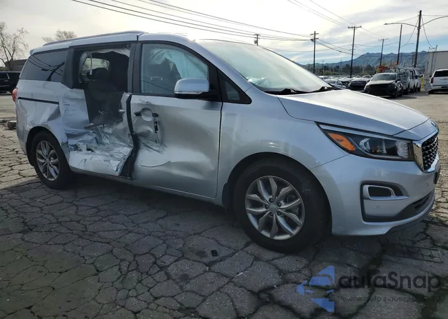 KNDMB5C11K6538168: 78328045