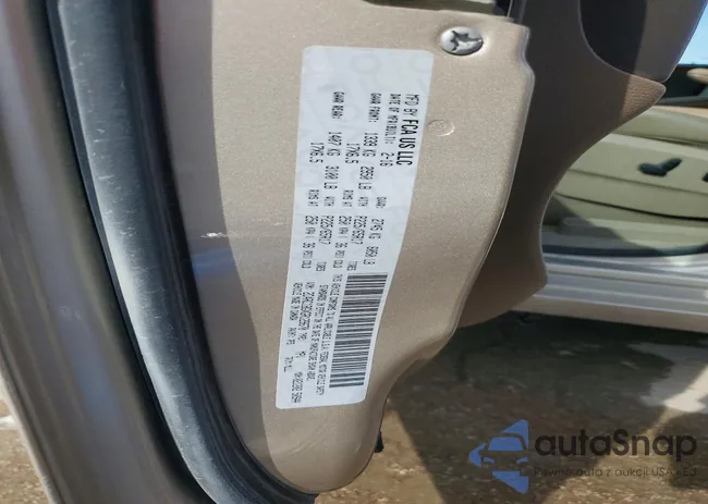 2C4RC1BGXGR129670: 77502865