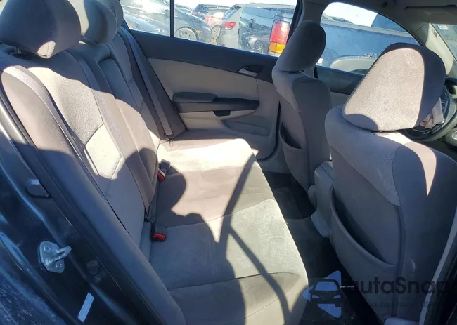 1HGCP2F3XAA086839: 76947475