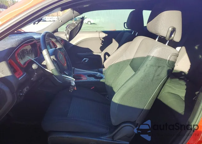 2C3CDZAG6KH586837: 77131455