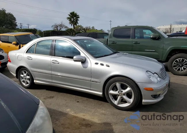 WDBRF40J65F621588: 77993445