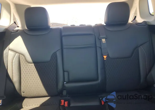 3C4NJCBB1KT856304: 79002735