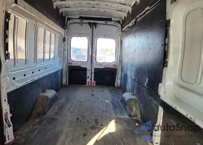 1FTYR3XG1HKA49933: 77161755