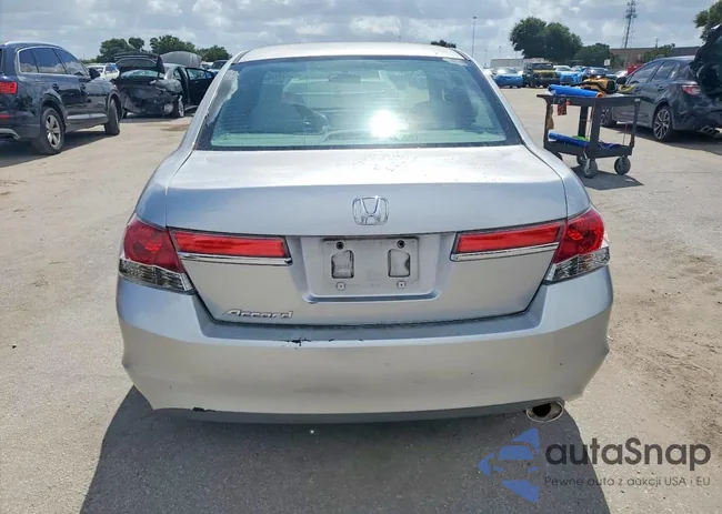 1HGCP2F33CA205625: 78431295