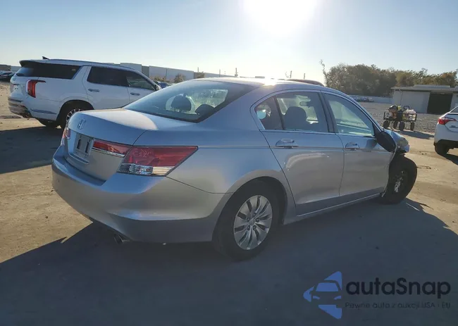 1HGCP2F34BA075935: 76624565