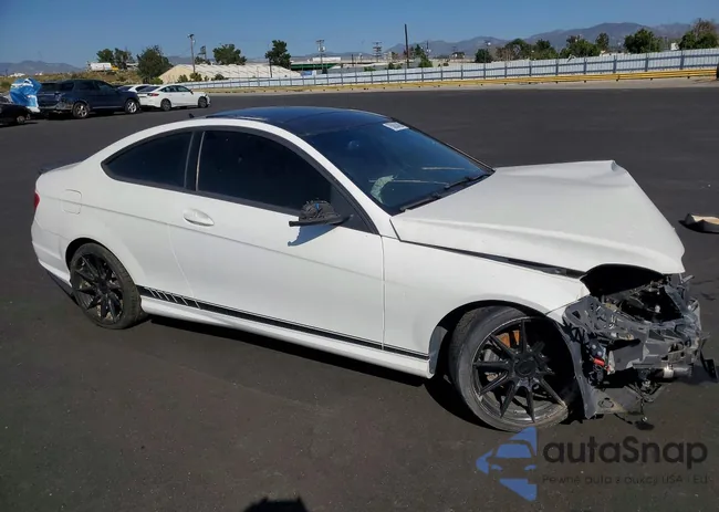 WDDGJ4HB2DF977836: 75880405