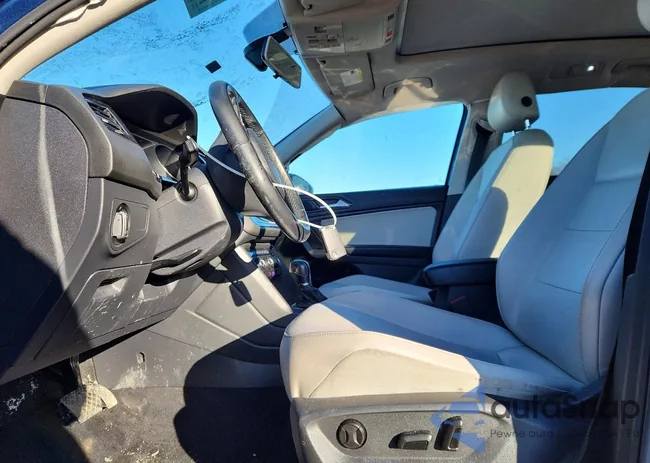 3VV2B7AX4JM019691: 76121845