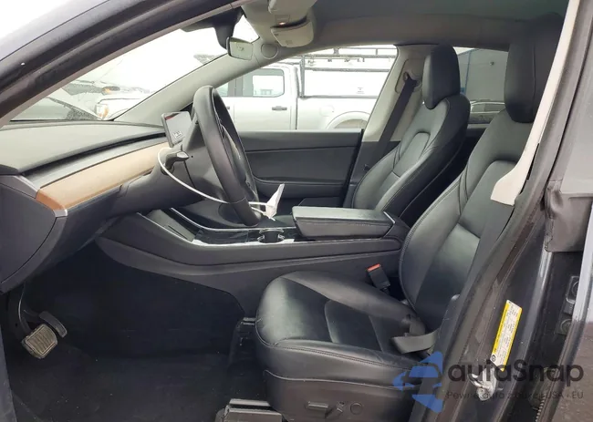 5YJYGDEE2LF008231: 76834815