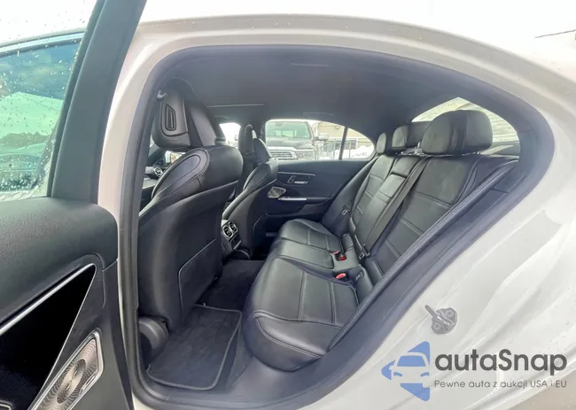 W1KAF4HB7NR014681: 79264425