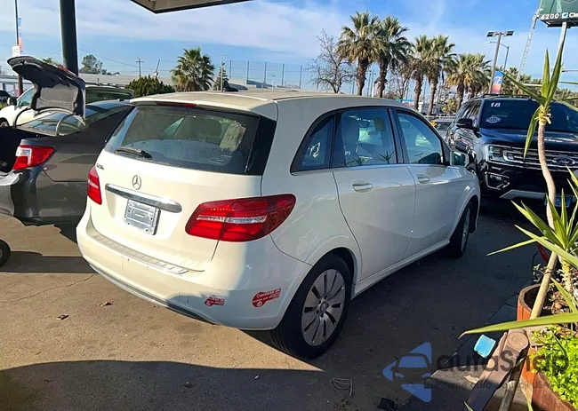 WDDVP9AB5HJ015143: 76274425