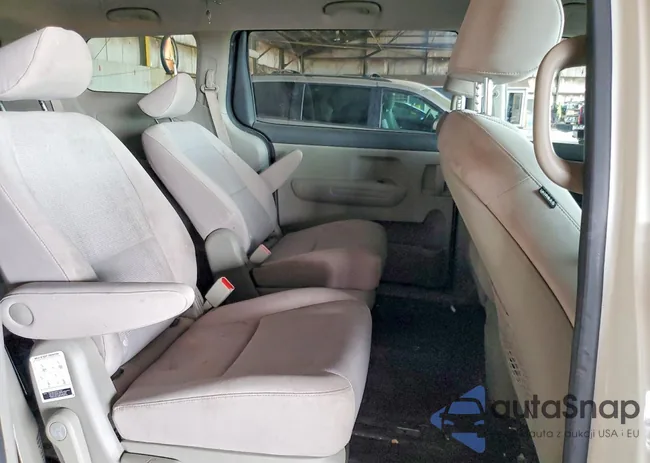 KNDMB5C14H6302171: 74829485