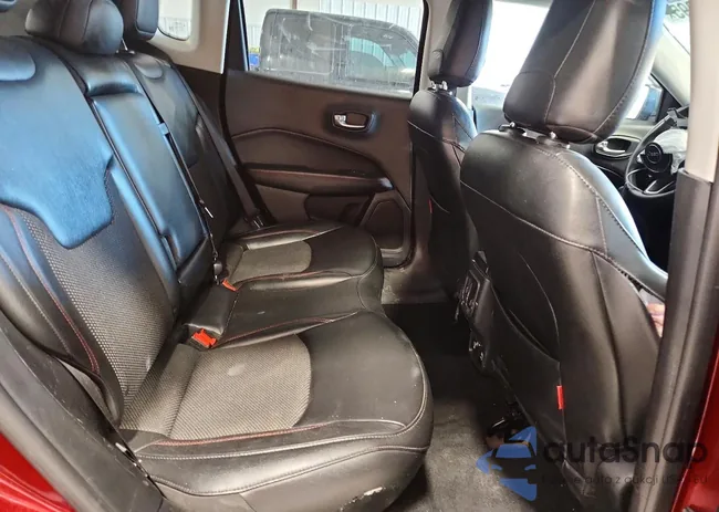 3C4NJDDB8MT553381: 76278995