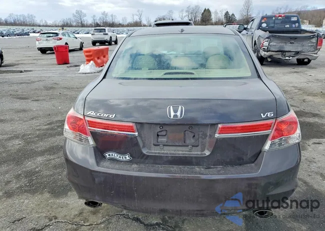 1HGCP3F82BA007005: 77387675