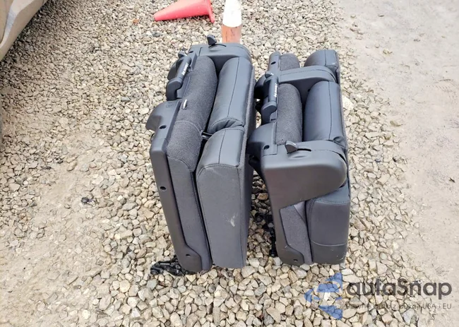 1GNSKJE71DR290689: 77852675