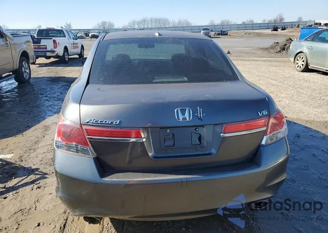 1HGCP3F80BA012364: 77020235