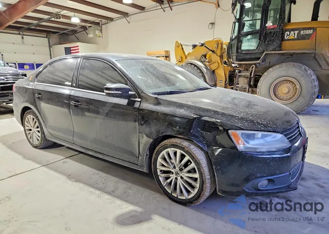 3VWLL7AJ9DM420196: 76608065