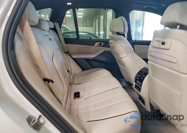 5UXCR6C03L9D46465: 77163615