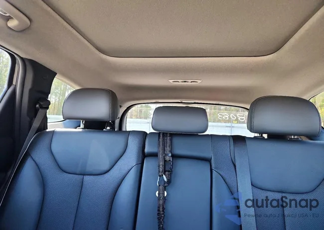 5NMS44AL8PH638083: 76137295