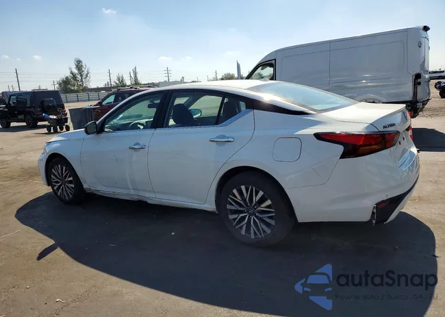 1N4BL4DV7SN370385: 77599525