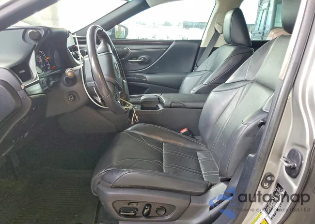 58AEA1C18MU009318: 78684525